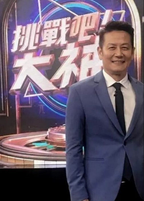 【嫩逼小护士揉奶玩逼】口交无套爆草极品D奶粉嫩一线天穴全是淫水 - 杏缘春